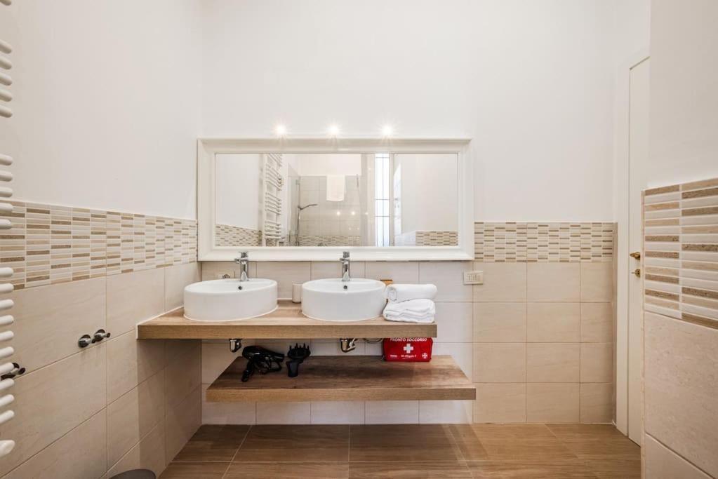 Centrale'S Nest - Elegant Apt Close To Central Station Milan Bagian luar foto
